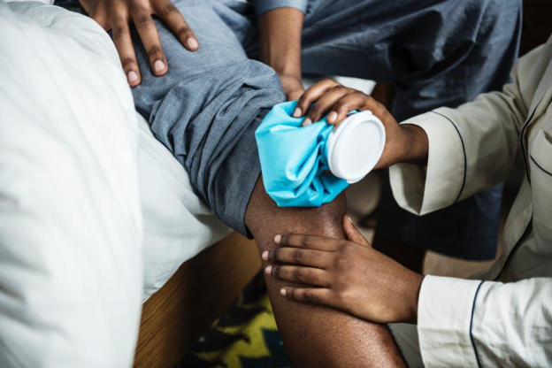 Common Injuries and Pain Management Techniques That Sports Doctors Address